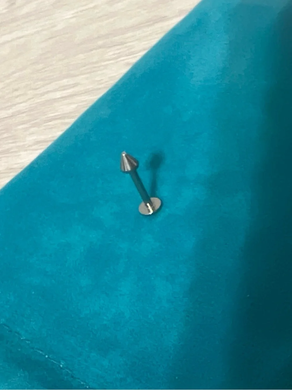Silver Cone Labret Lip Stud - Minimal Spike Piercing